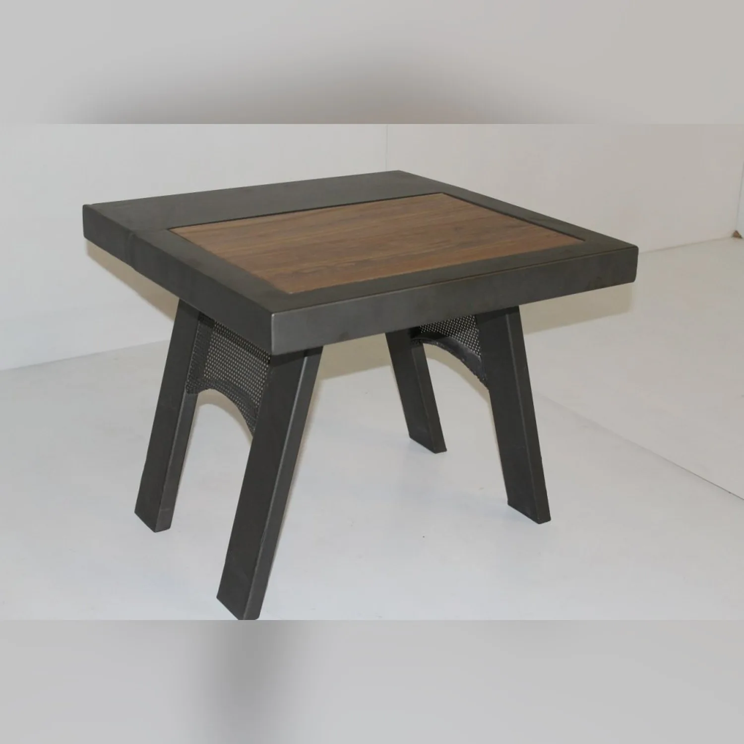 Pawan Side Table (1017)