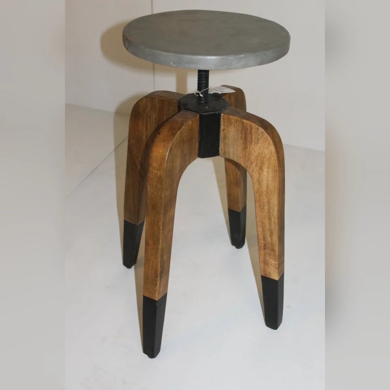 Pawan Stool (2034)